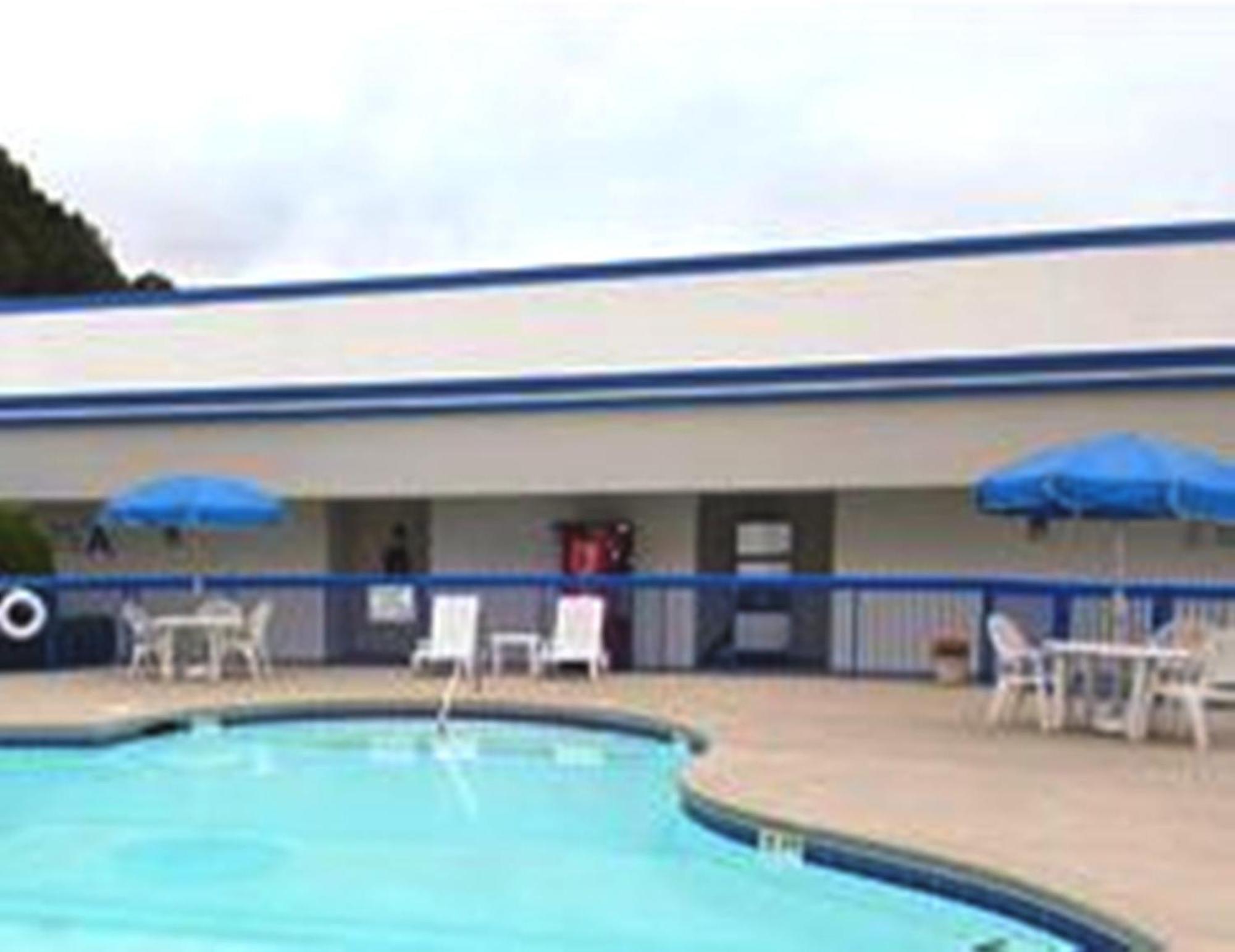 Howard Johnson By Wyndham Commerce Ga Exterior photo